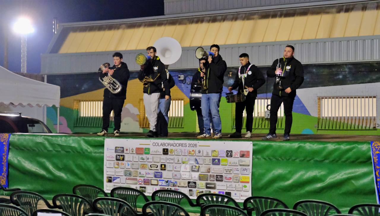 Tomelloso enciende su noche de San Antón al calor de las hogueras