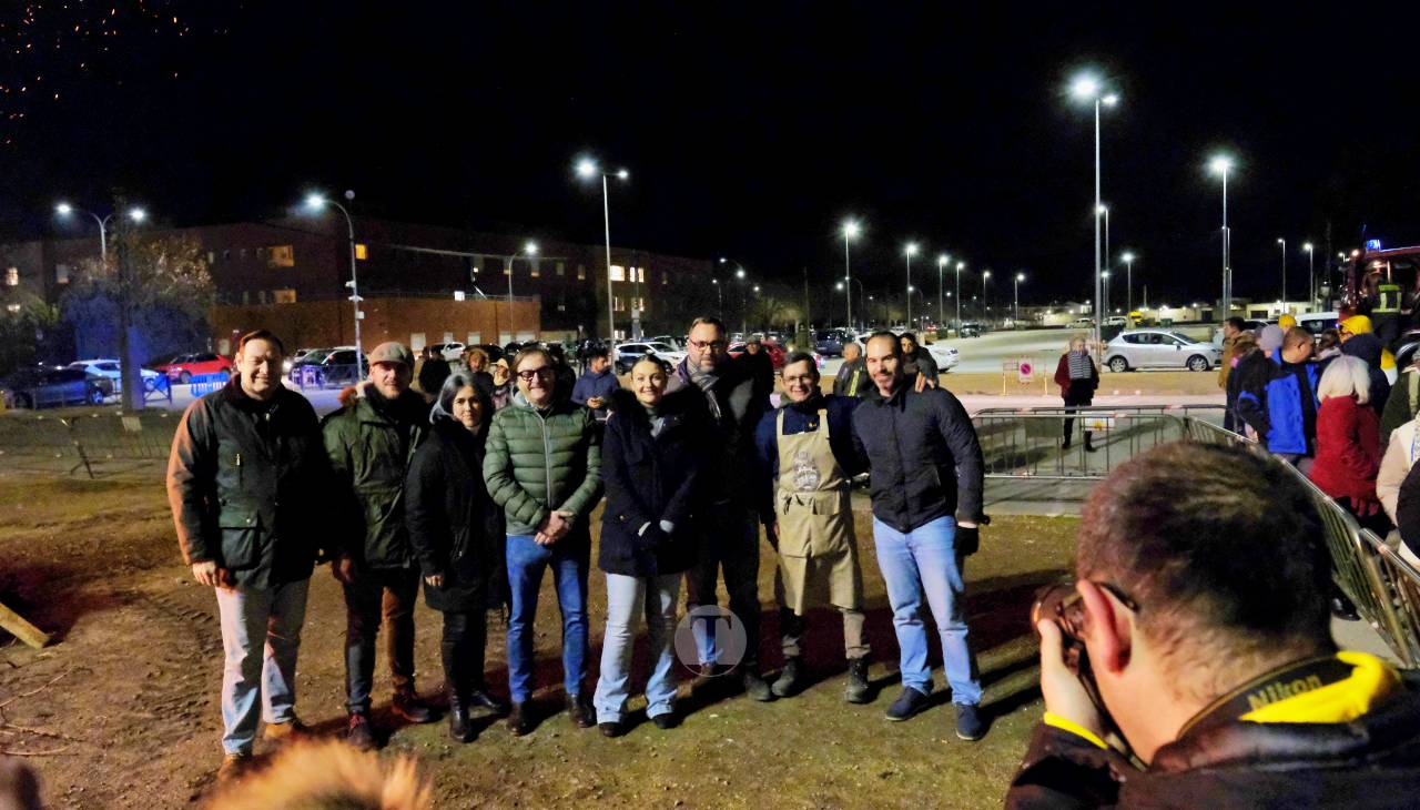 Tomelloso enciende su noche de San Antón al calor de las hogueras