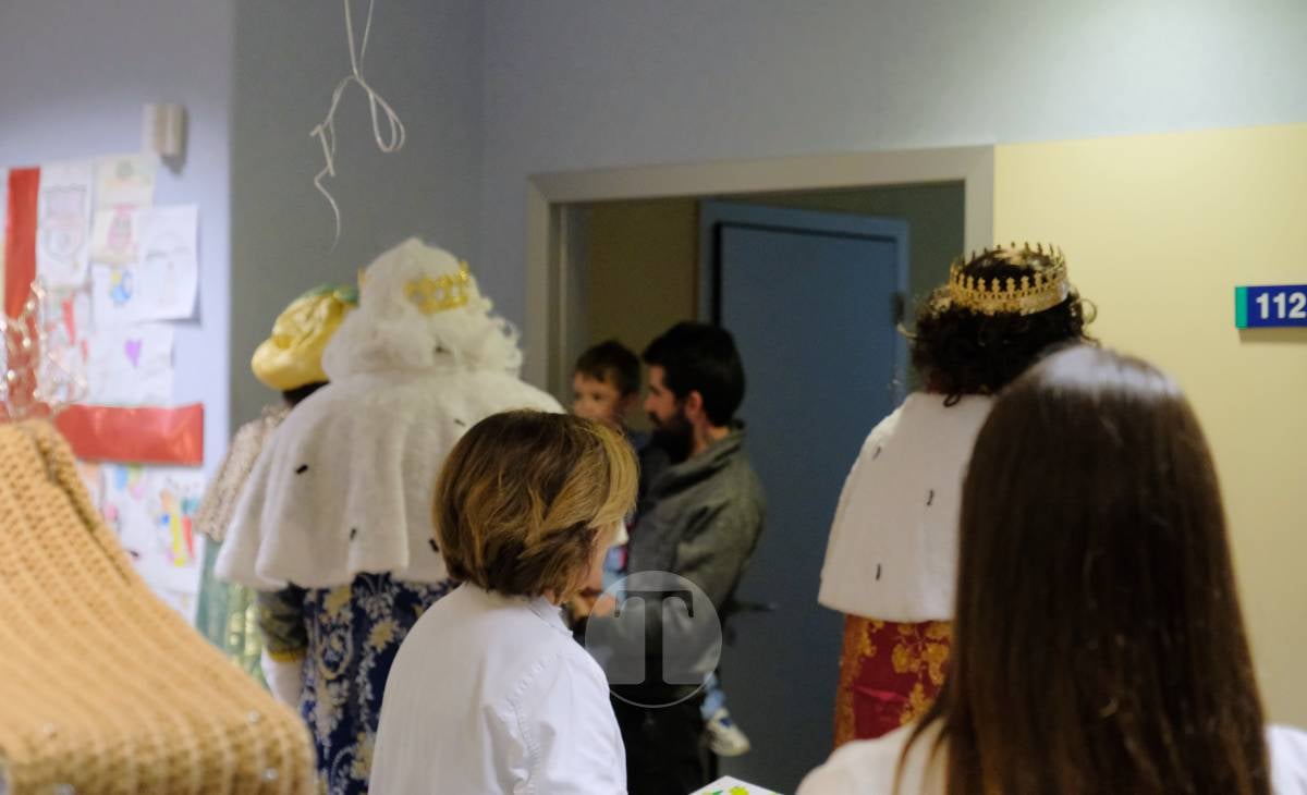 Los Reyes Magos ya están en Tomelloso y visitan a los niños ingresados en el hospital