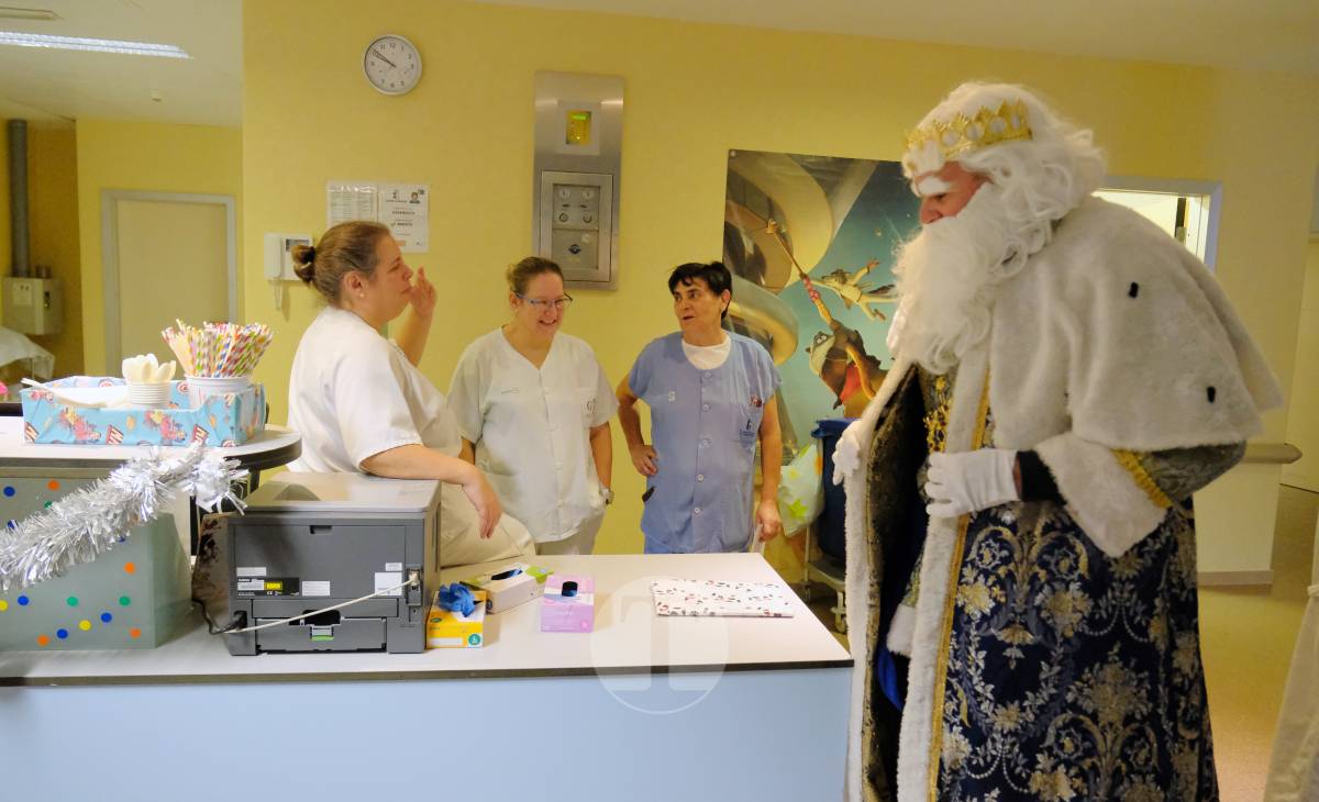 Los Reyes Magos ya están en Tomelloso y visitan a los niños ingresados en el hospital