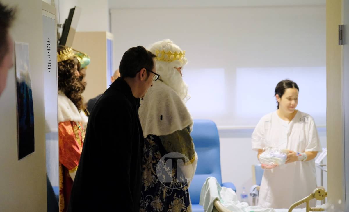 Los Reyes Magos ya están en Tomelloso y visitan a los niños ingresados en el hospital