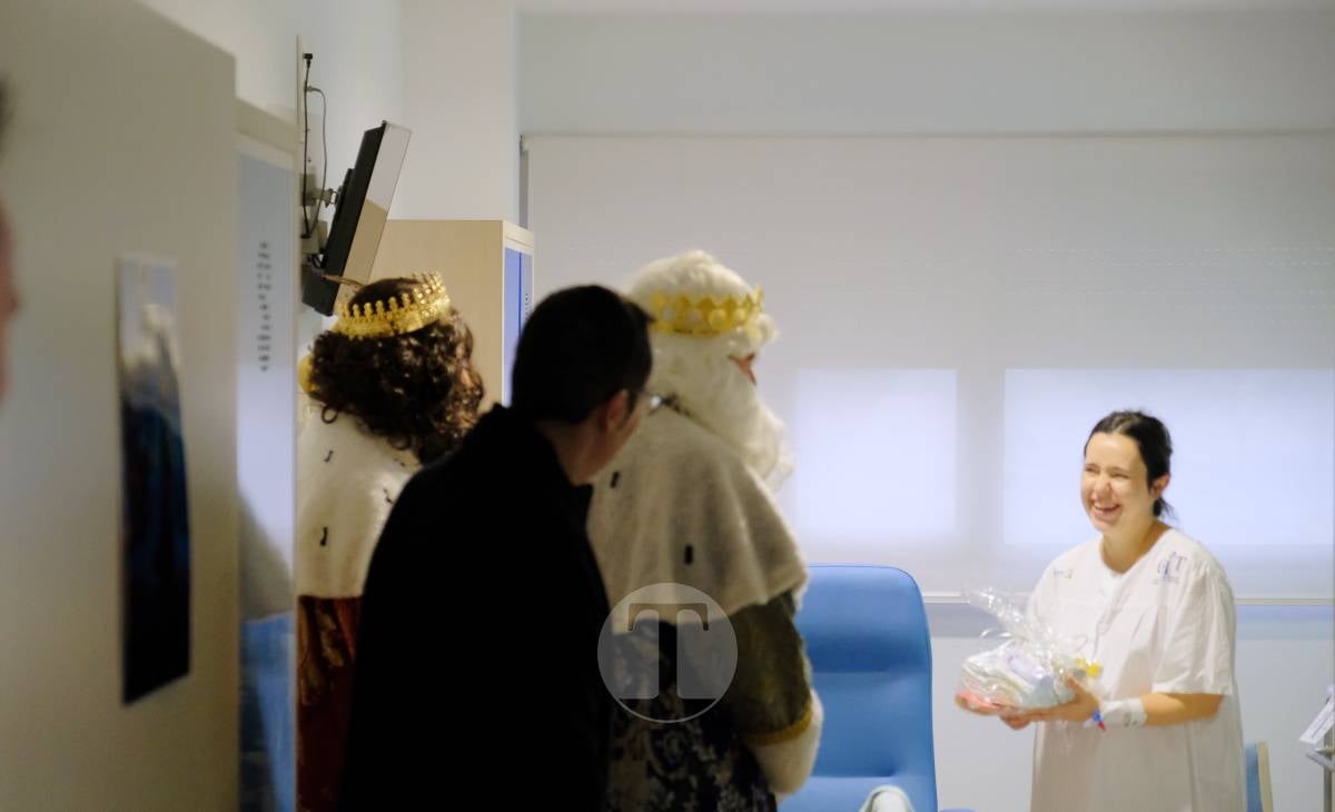 Los Reyes Magos ya están en Tomelloso y visitan a los niños ingresados en el hospital