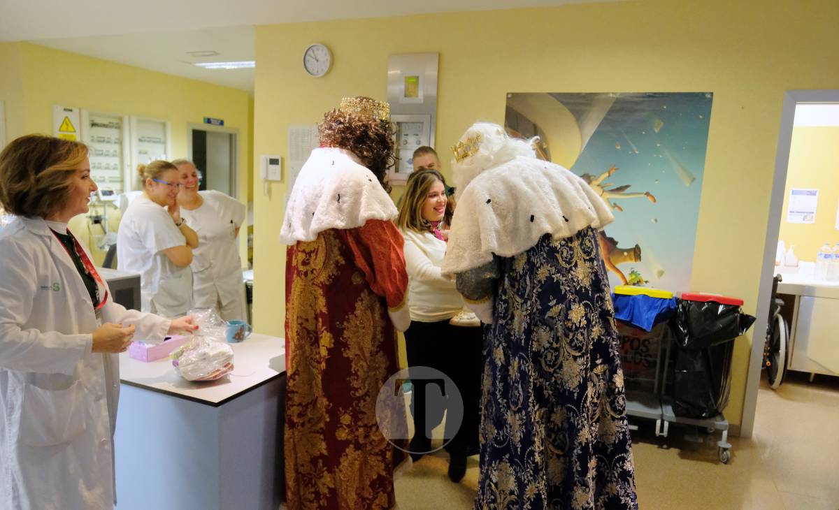 Los Reyes Magos ya están en Tomelloso y visitan a los niños ingresados en el hospital