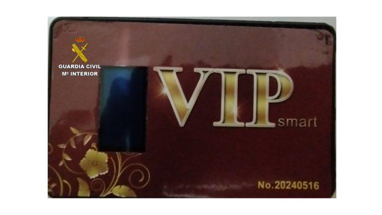 Pillado en Puertollano usando un kit de espía para aprobar el examen de conducir