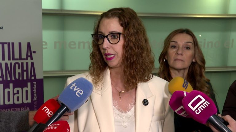 Sara Simón reclama «todos los medios» para saber qué ha pasado tras las denuncias contra Julio Iglesias