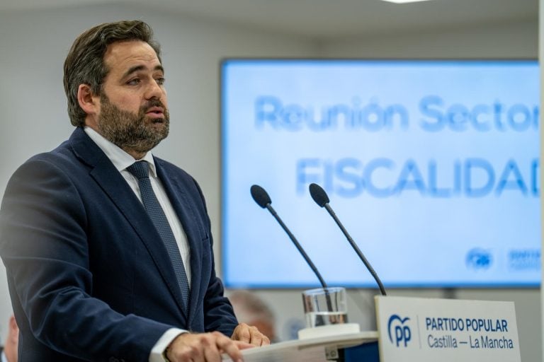 El PP de Castilla-La Mancha denuncia un “infierno fiscal” en la región y exige la derogación del Canon del Agua