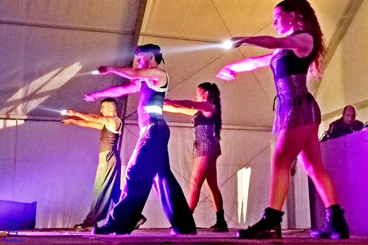 Bibi Malone llena de música, humor y nostalgia la noche del martes de Carnaval en Tomelloso