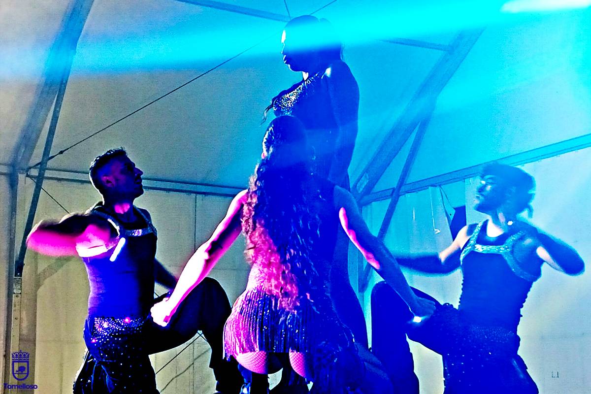 Bibi Malone llena de música, humor y nostalgia la noche del martes de Carnaval en Tomelloso