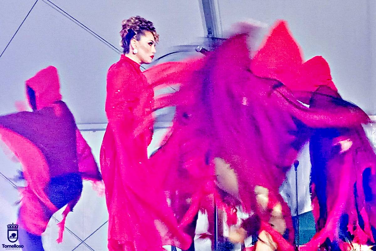 Bibi Malone llena de música, humor y nostalgia la noche del martes de Carnaval en Tomelloso