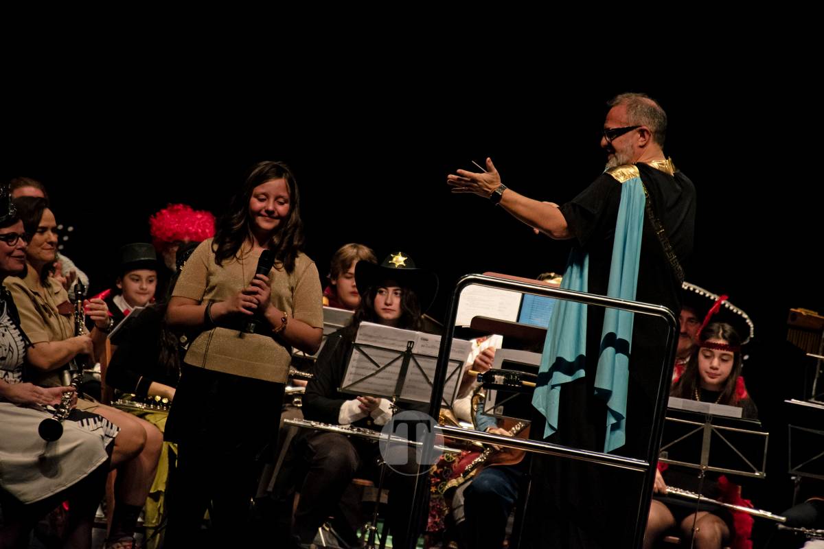 La Unión Musical de Tomelloso llena de carnaval y música el Marcelo Grande