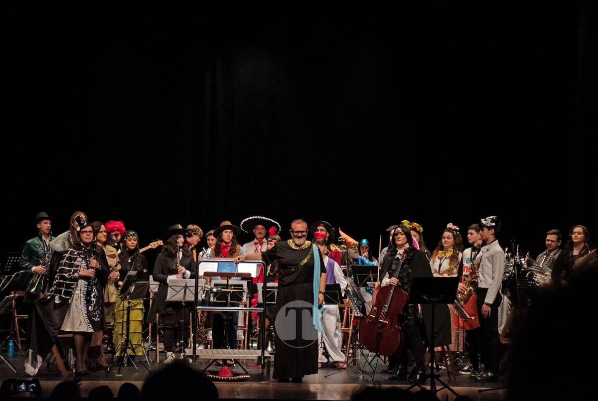 La Unión Musical de Tomelloso llena de carnaval y música el Marcelo Grande