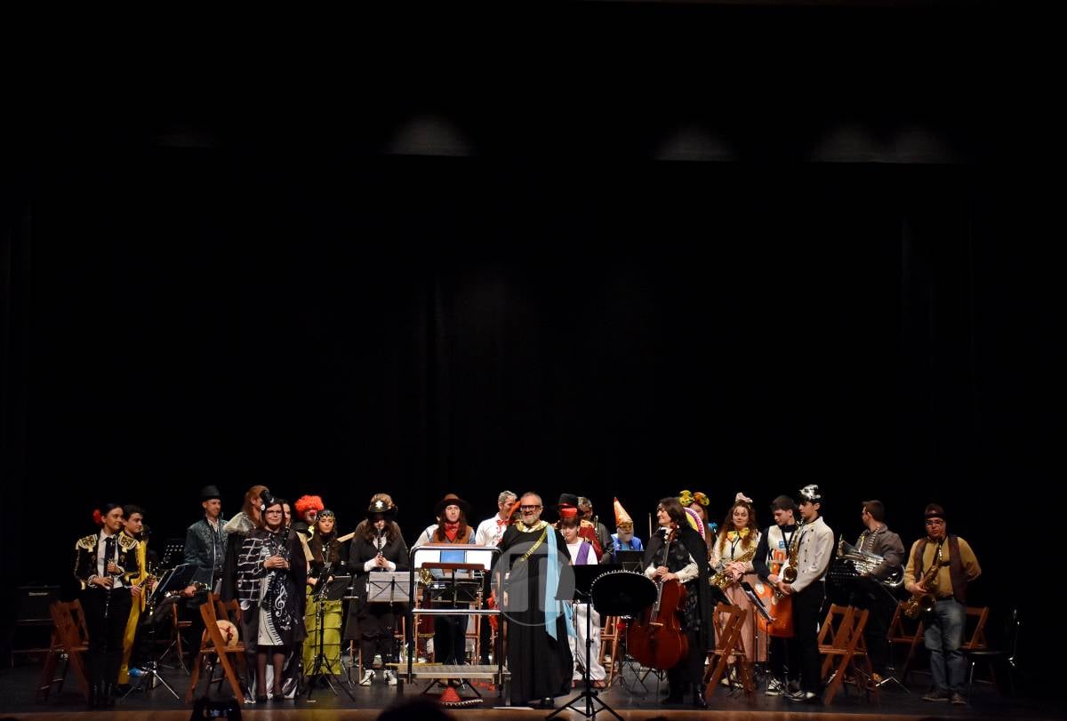 La Unión Musical de Tomelloso llena de carnaval y música el Marcelo Grande