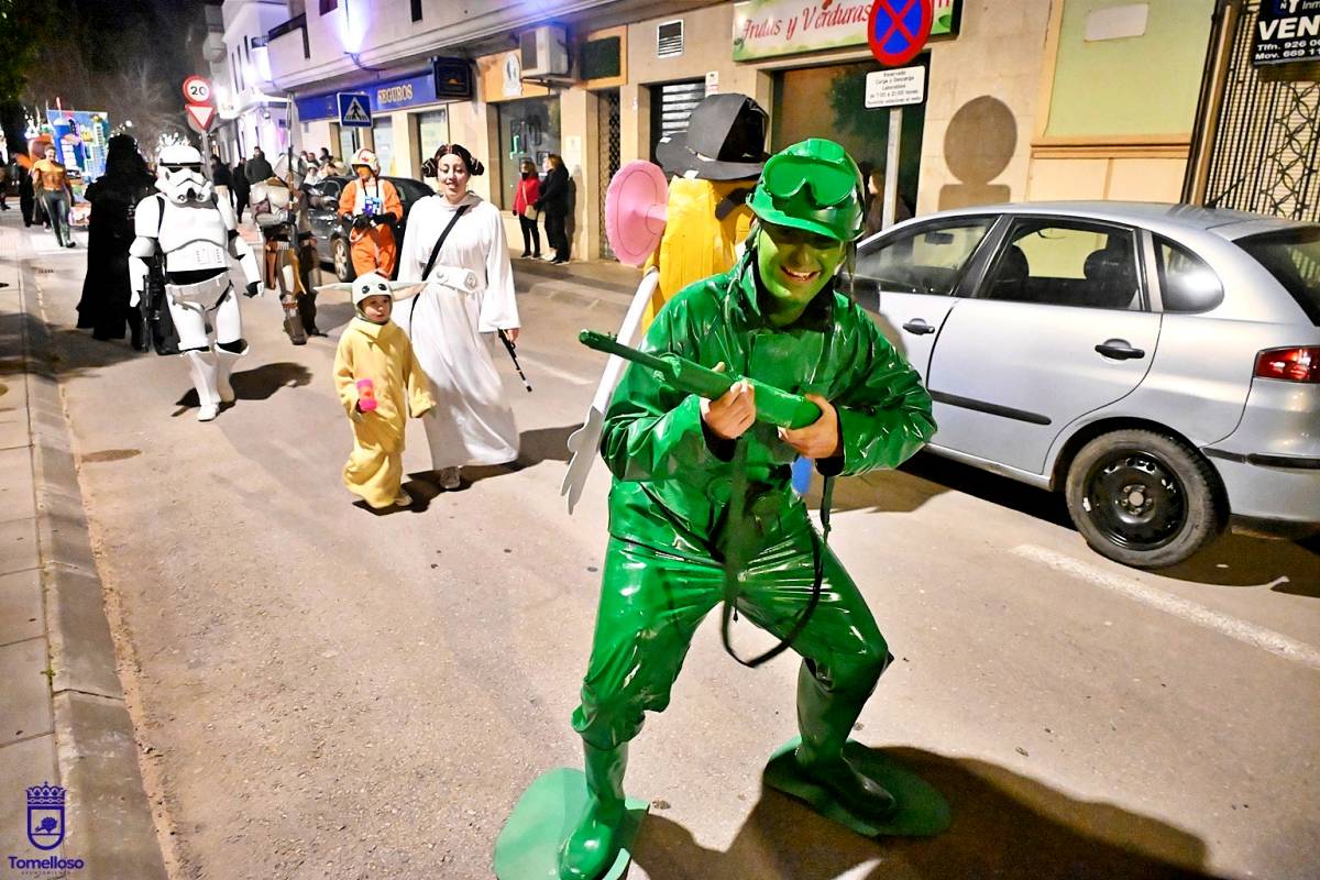 Toy Story, las Monster High y Zorro Tails arrasan en el concurso de máscara espontánea del Carnaval de Tomelloso