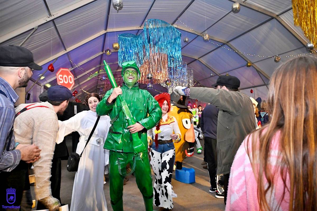 Toy Story, las Monster High y Zorro Tails arrasan en el concurso de máscara espontánea del Carnaval de Tomelloso