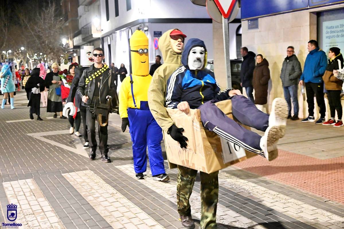 Toy Story, las Monster High y Zorro Tails arrasan en el concurso de máscara espontánea del Carnaval de Tomelloso