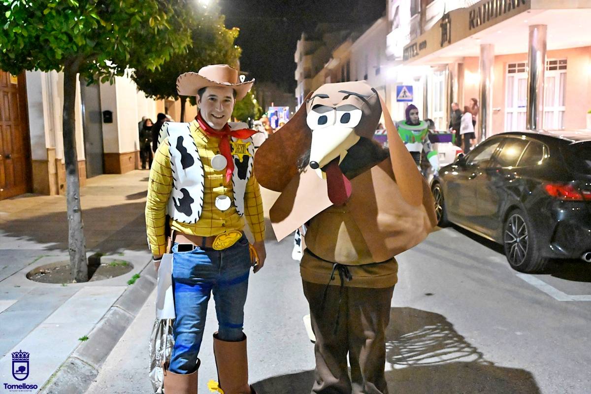 Toy Story, las Monster High y Zorro Tails arrasan en el concurso de máscara espontánea del Carnaval de Tomelloso