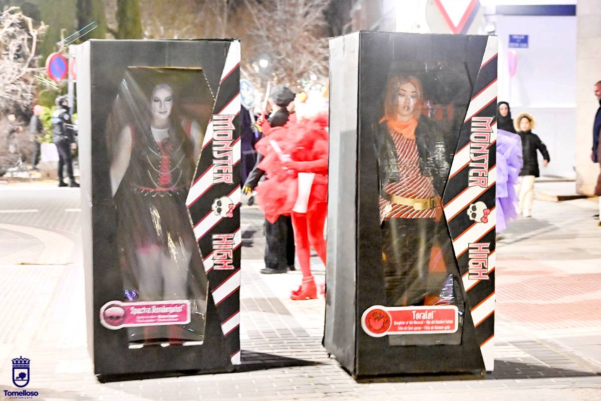 Toy Story, las Monster High y Zorro Tails arrasan en el concurso de máscara espontánea del Carnaval de Tomelloso