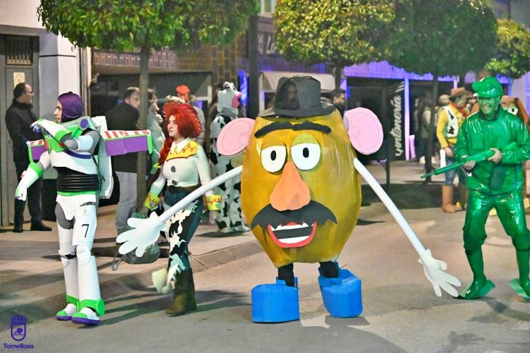 Toy Story, las Monster High y Zorro Tails arrasan en el concurso de máscara espontánea del Carnaval de Tomelloso