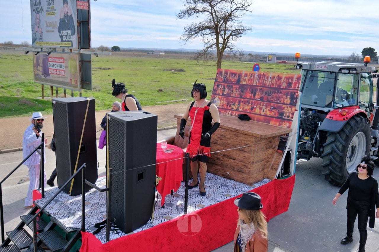 El Desfile Escolar llena de alegría y color las calles de Tomelloso
