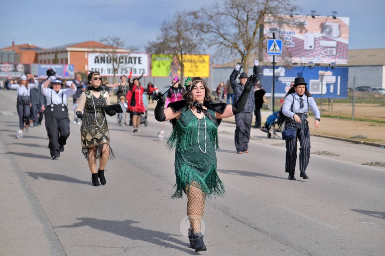 El Desfile Escolar llena de alegría y color las calles de Tomelloso