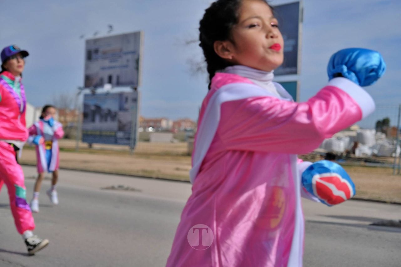 El Desfile Escolar llena de alegría y color las calles de Tomelloso