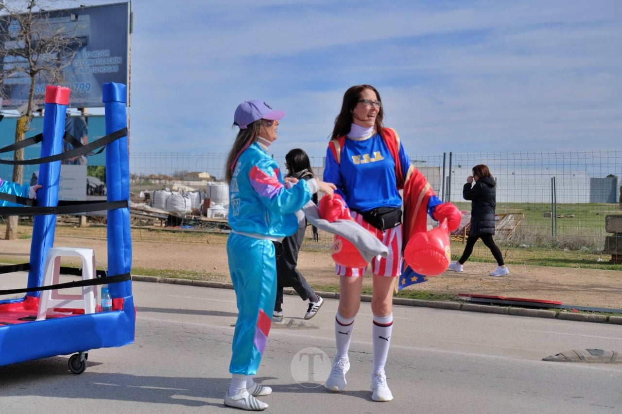 El Desfile Escolar llena de alegría y color las calles de Tomelloso