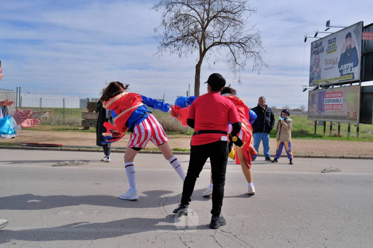 El Desfile Escolar llena de alegría y color las calles de Tomelloso