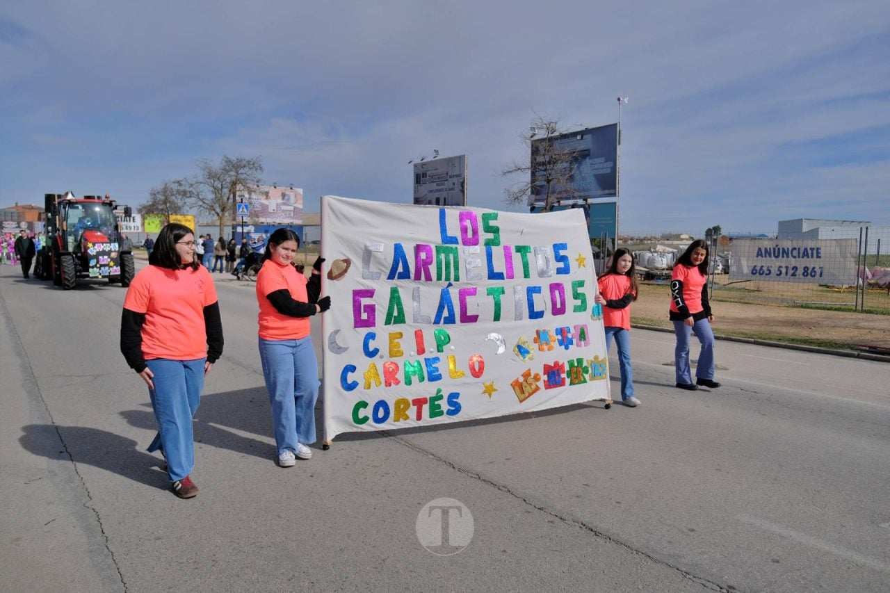 El Desfile Escolar llena de alegría y color las calles de Tomelloso