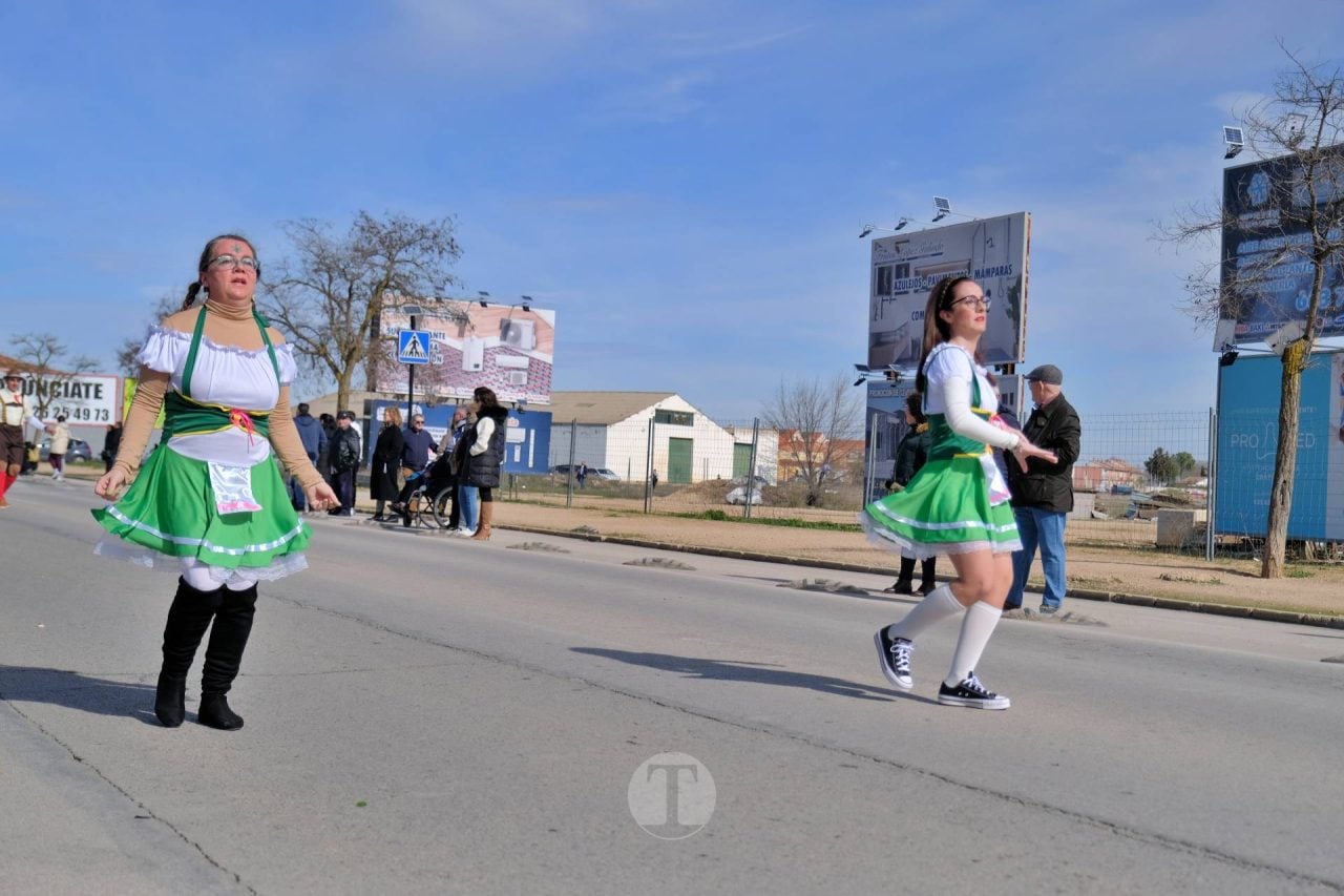 El Desfile Escolar llena de alegría y color las calles de Tomelloso
