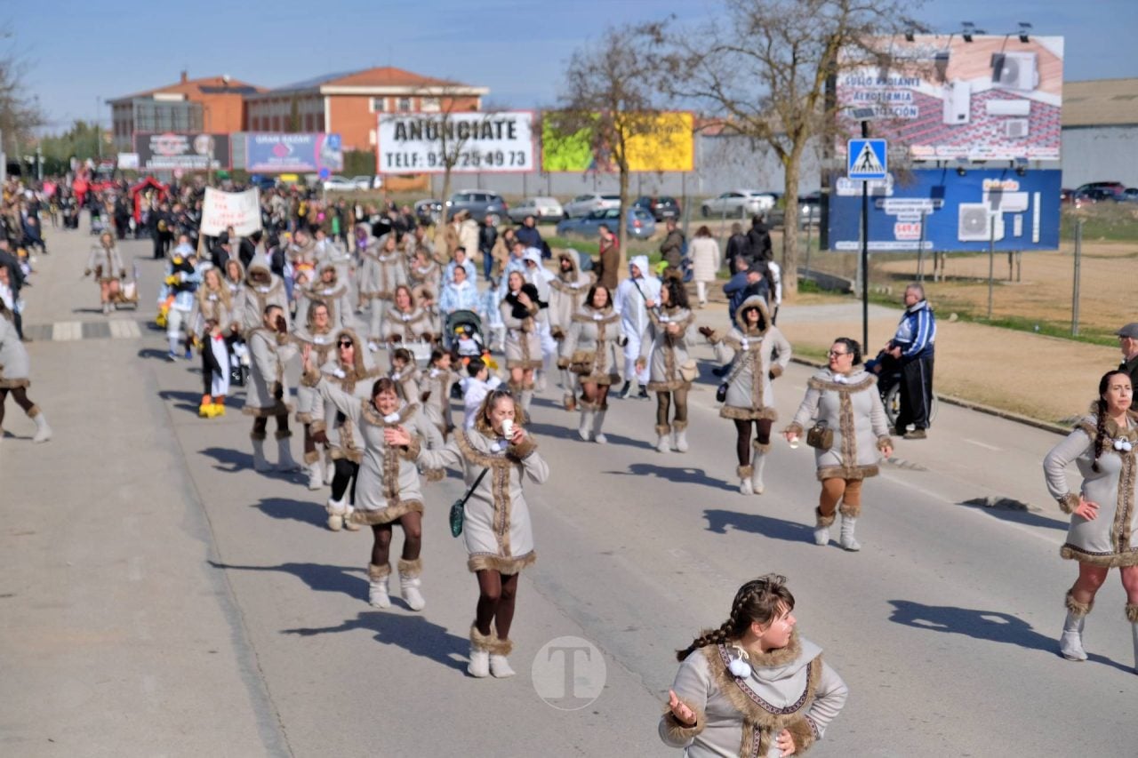 El Desfile Escolar llena de alegría y color las calles de Tomelloso