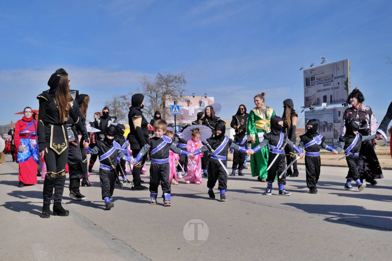 El Desfile Escolar llena de alegría y color las calles de Tomelloso