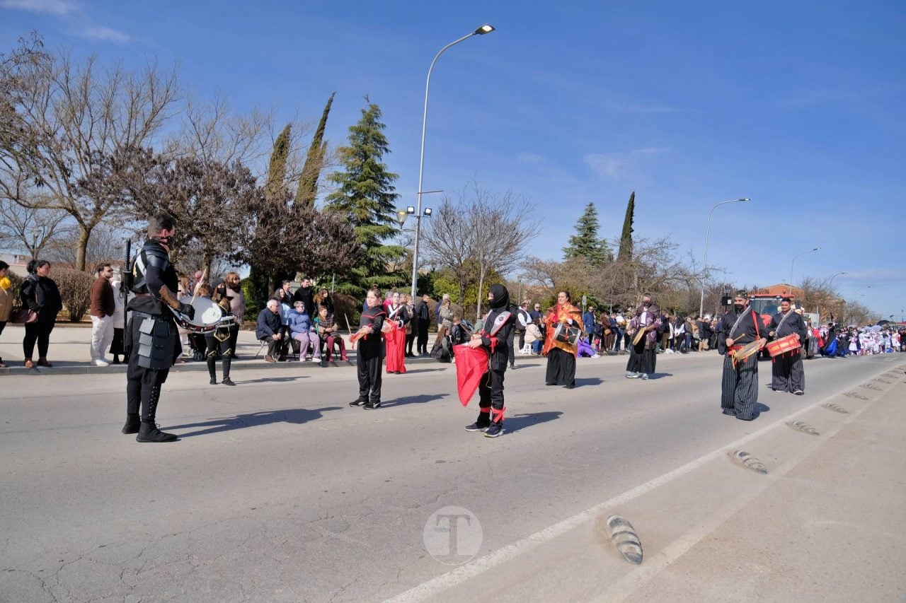 El Desfile Escolar llena de alegría y color las calles de Tomelloso