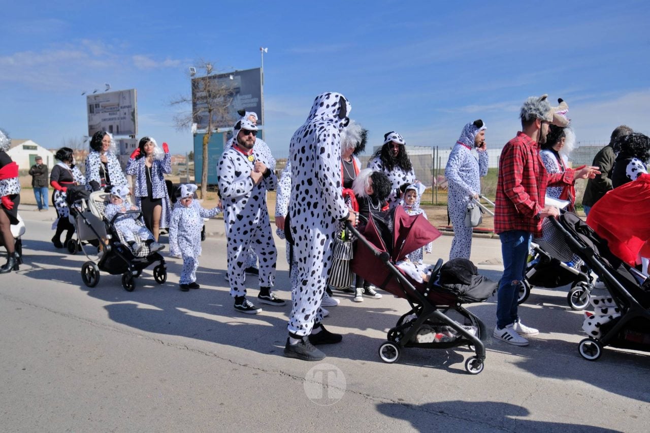 El Desfile Escolar llena de alegría y color las calles de Tomelloso