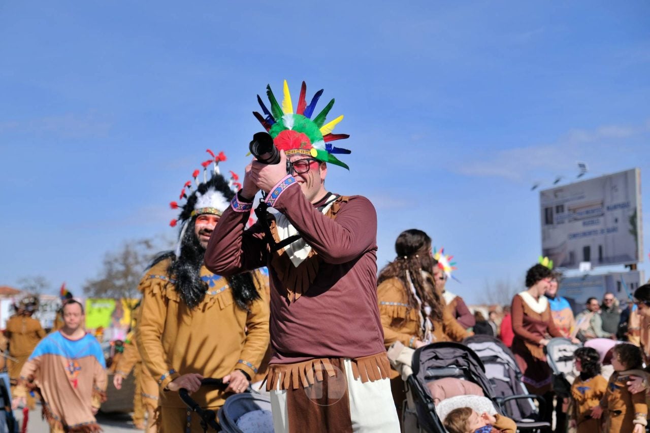 El Desfile Escolar llena de alegría y color las calles de Tomelloso