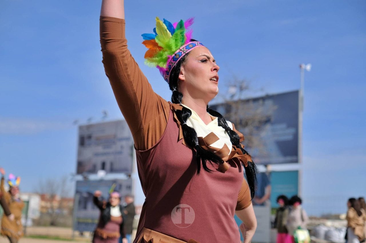 El Desfile Escolar llena de alegría y color las calles de Tomelloso