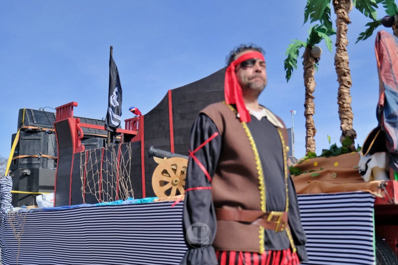 El Desfile Escolar llena de alegría y color las calles de Tomelloso