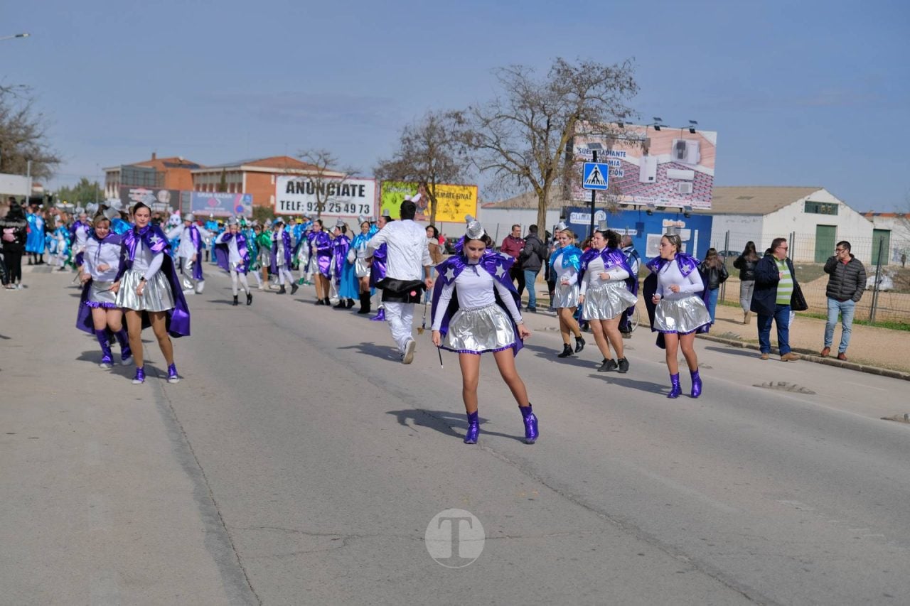 El Desfile Escolar llena de alegría y color las calles de Tomelloso
