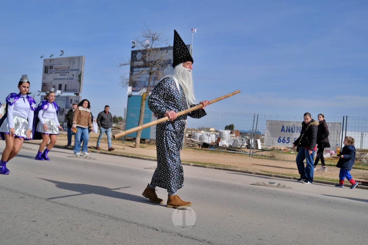 El Desfile Escolar llena de alegría y color las calles de Tomelloso