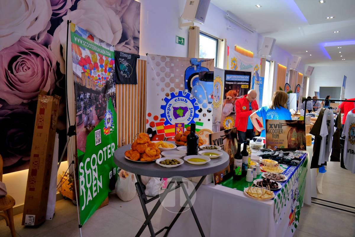 Tomelloso se convierte en capital nacional del vespismo con 220 participantes