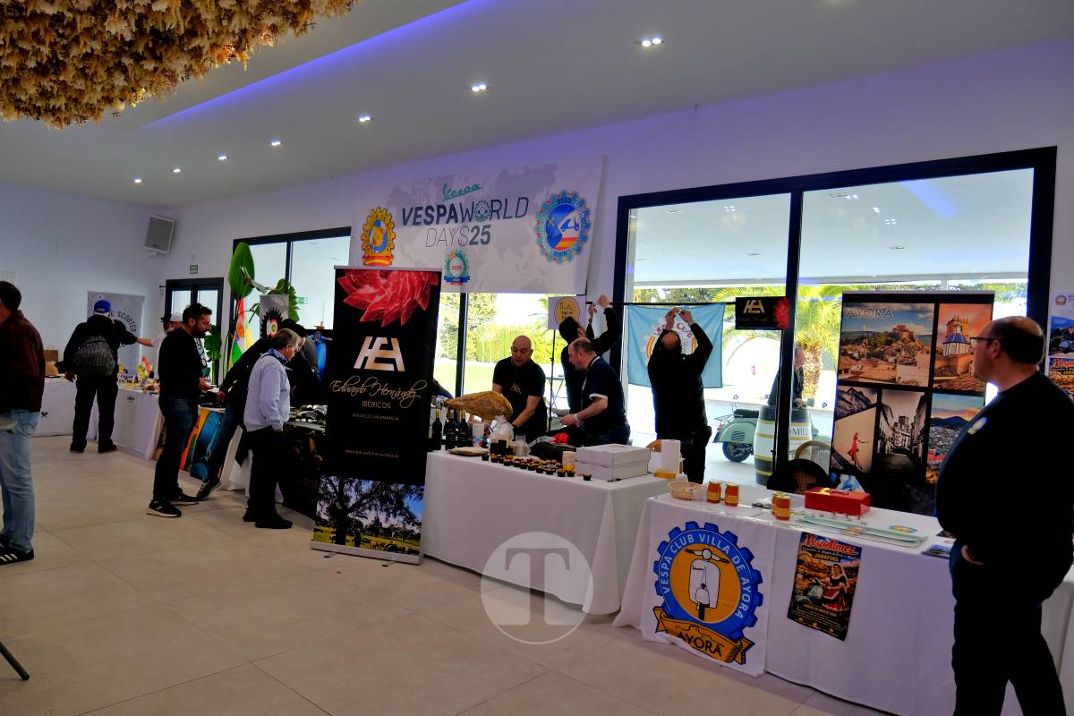 Tomelloso se convierte en capital nacional del vespismo con 220 participantes