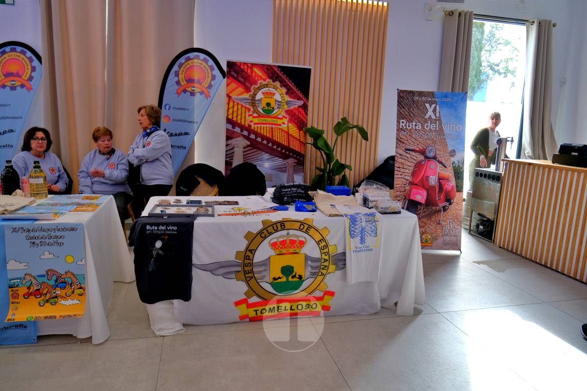 Tomelloso se convierte en capital nacional del vespismo con 220 participantes