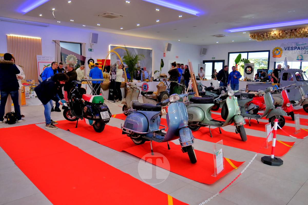 Tomelloso se convierte en capital nacional del vespismo con 220 participantes