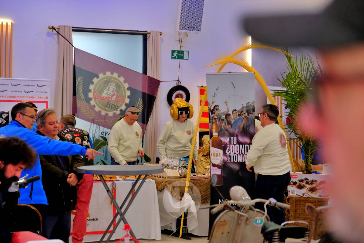 Tomelloso se convierte en capital nacional del vespismo con 220 participantes