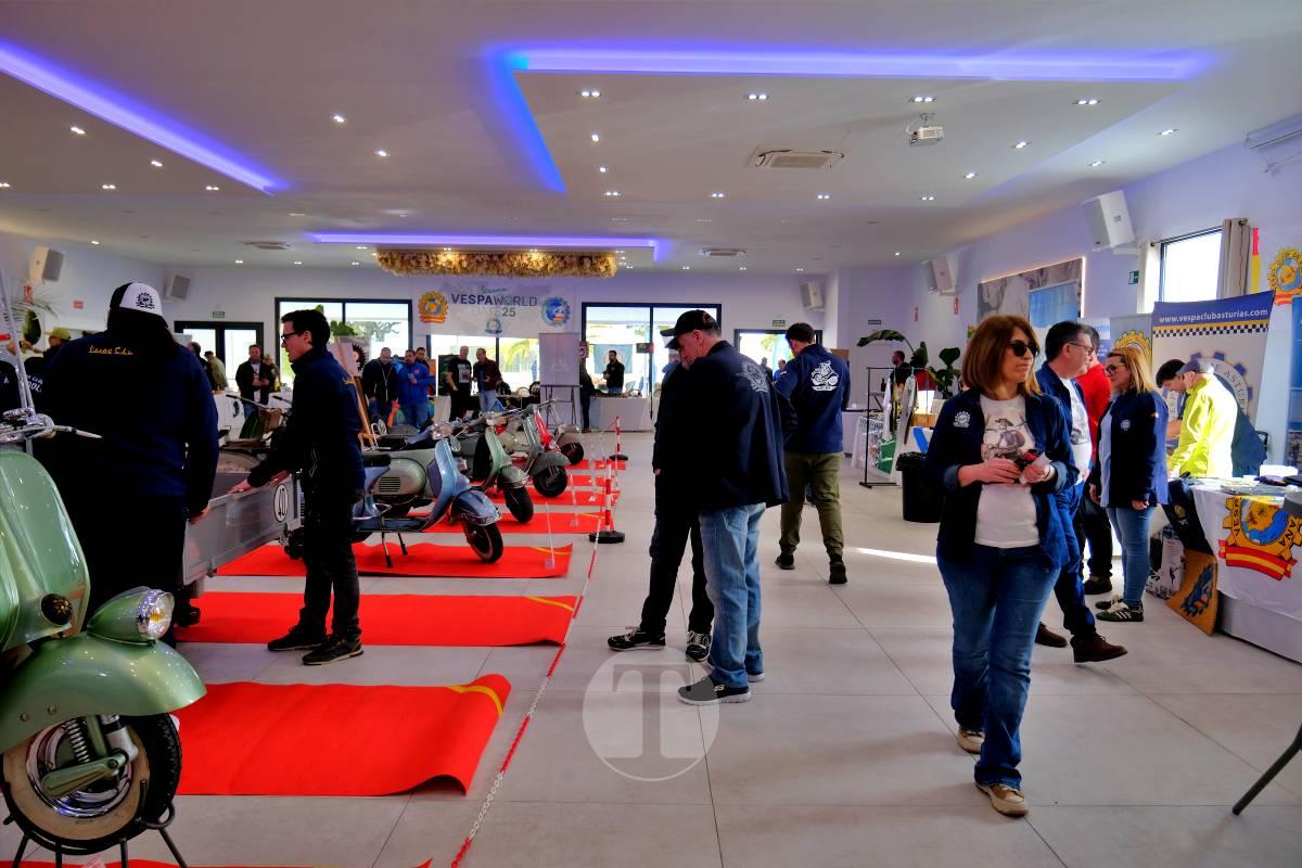 Tomelloso se convierte en capital nacional del vespismo con 220 participantes