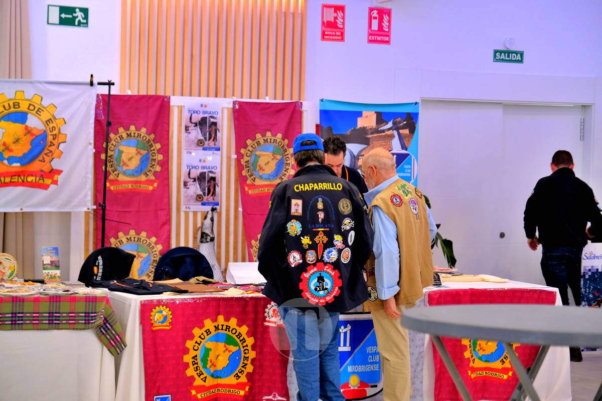 Tomelloso se convierte en capital nacional del vespismo con 220 participantes