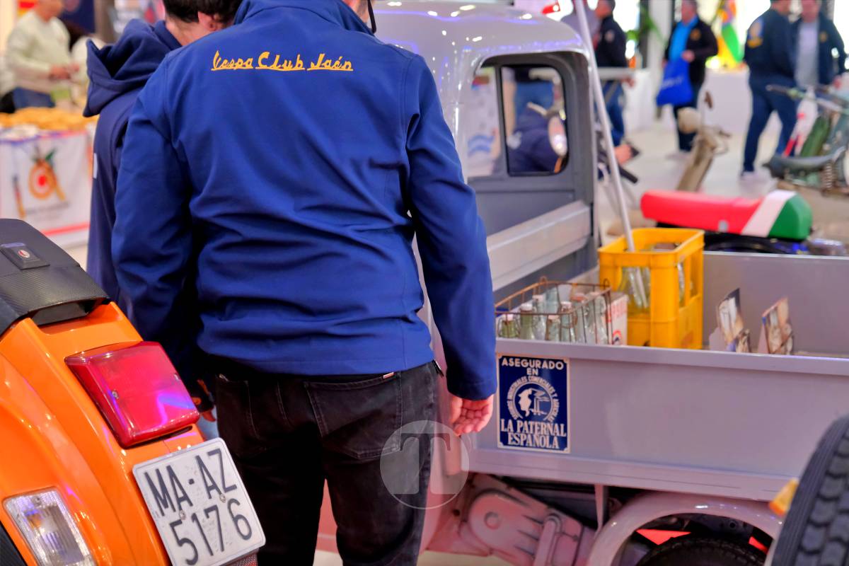 Tomelloso se convierte en capital nacional del vespismo con 220 participantes