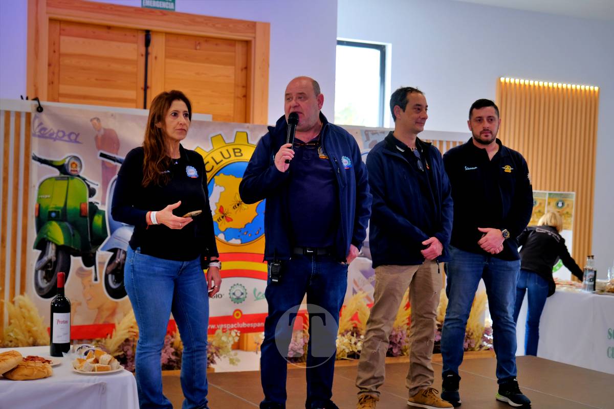 Tomelloso se convierte en capital nacional del vespismo con 220 participantes