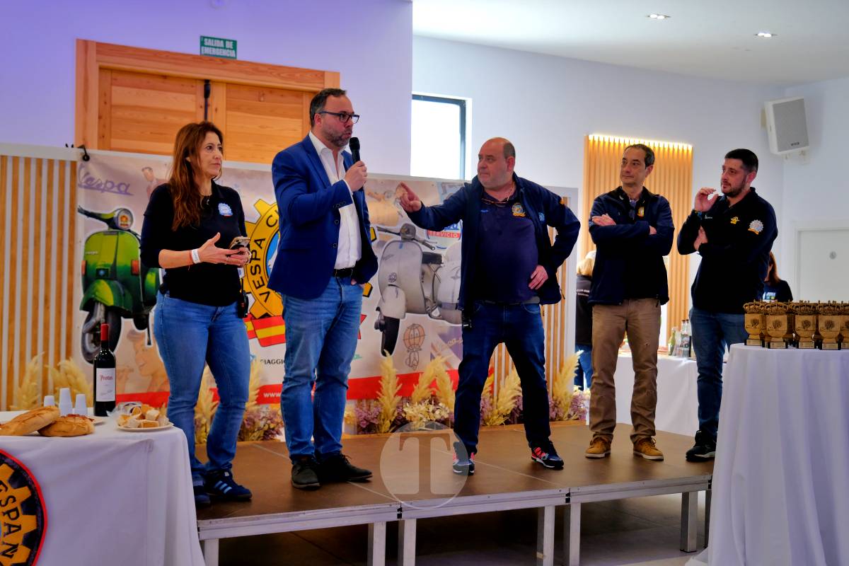 Tomelloso se convierte en capital nacional del vespismo con 220 participantes