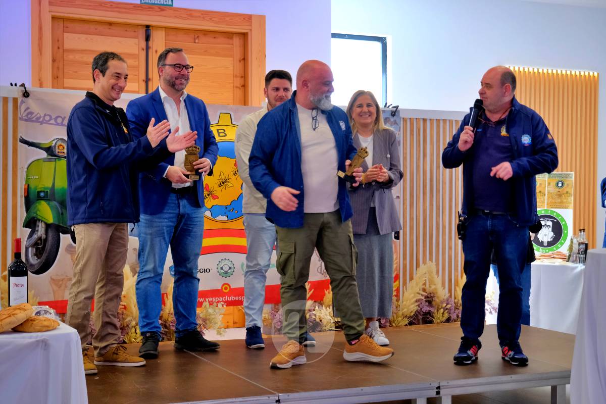 Tomelloso se convierte en capital nacional del vespismo con 220 participantes