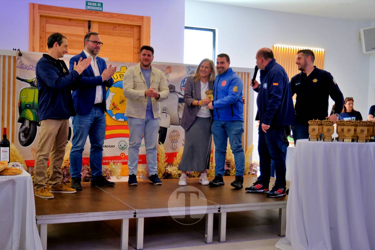 Tomelloso se convierte en capital nacional del vespismo con 220 participantes